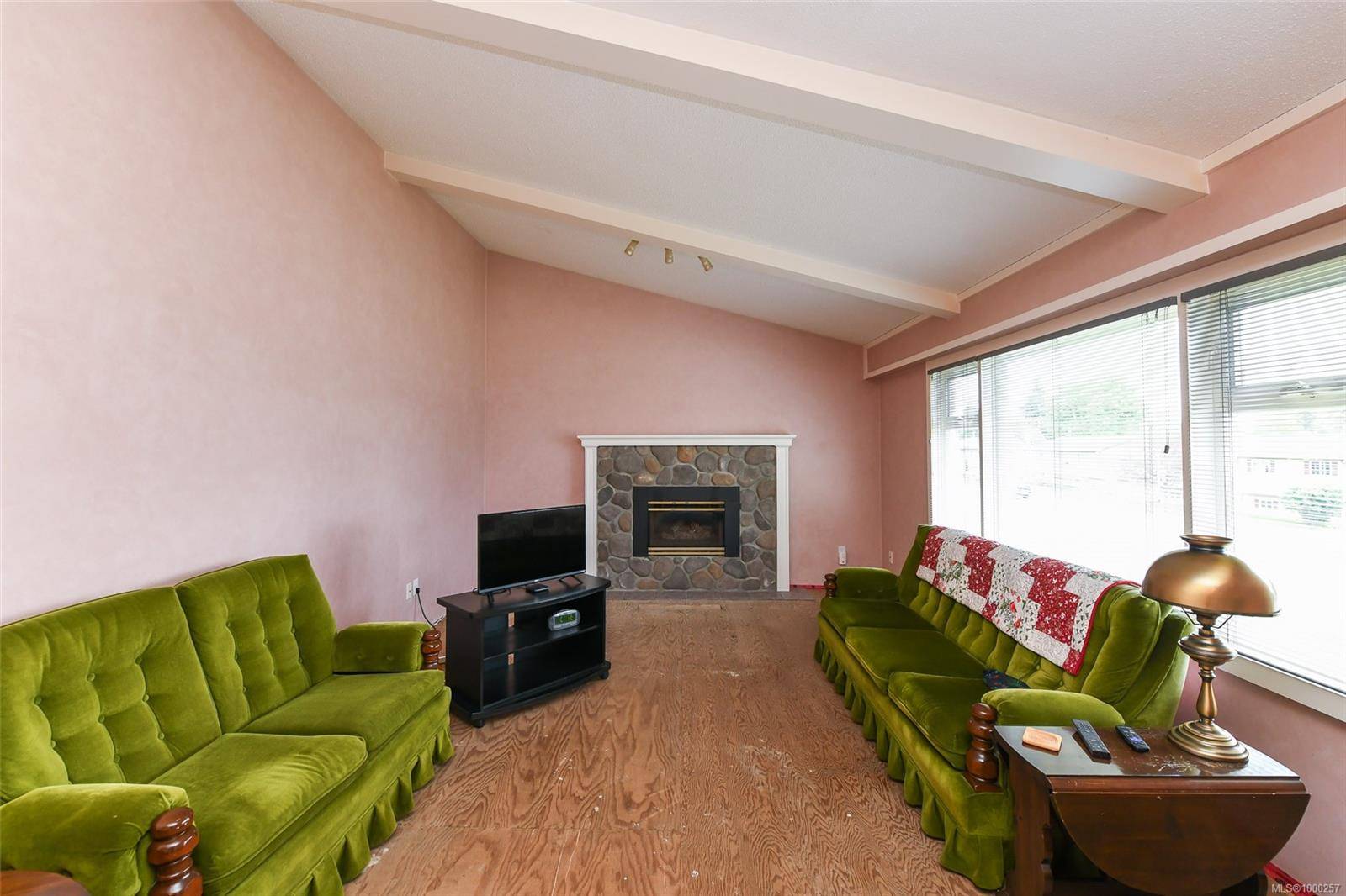 Courtenay, BC V9N 3B3,1932 Dogwood Dr