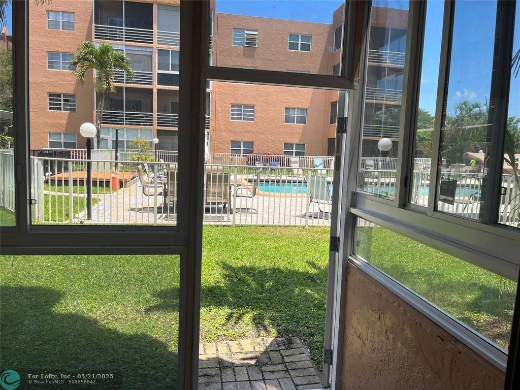 Sunrise, FL 33322,3048 E Sunrise Lakes Dr  #120