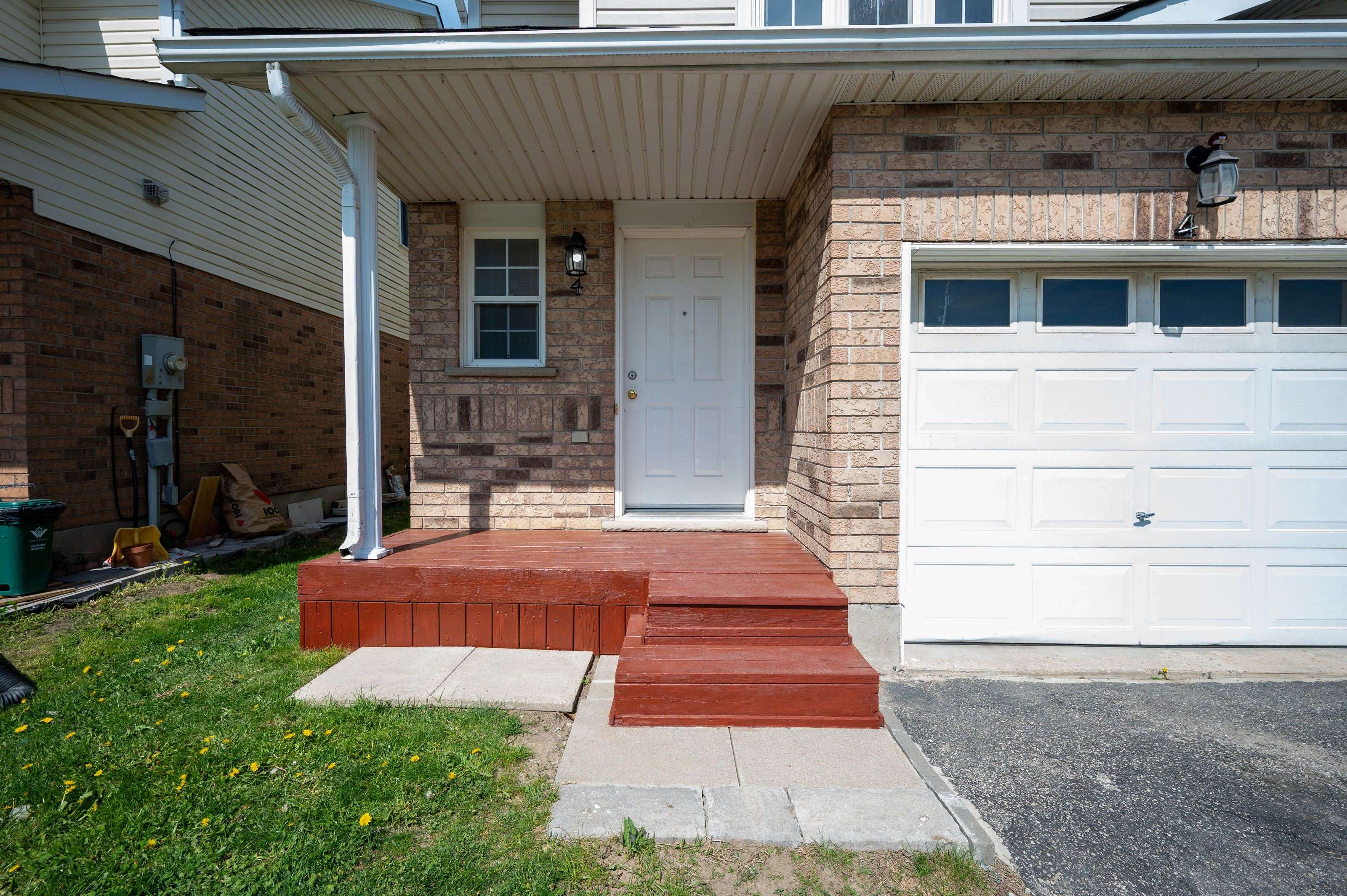 Kitchener, ON N2E 3X2,4 Mountain Laurel CRES