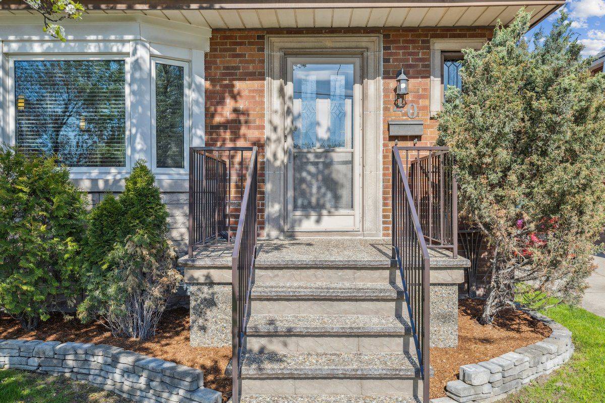 Hamilton, ON L9A 2V8,20 Buchanan ST