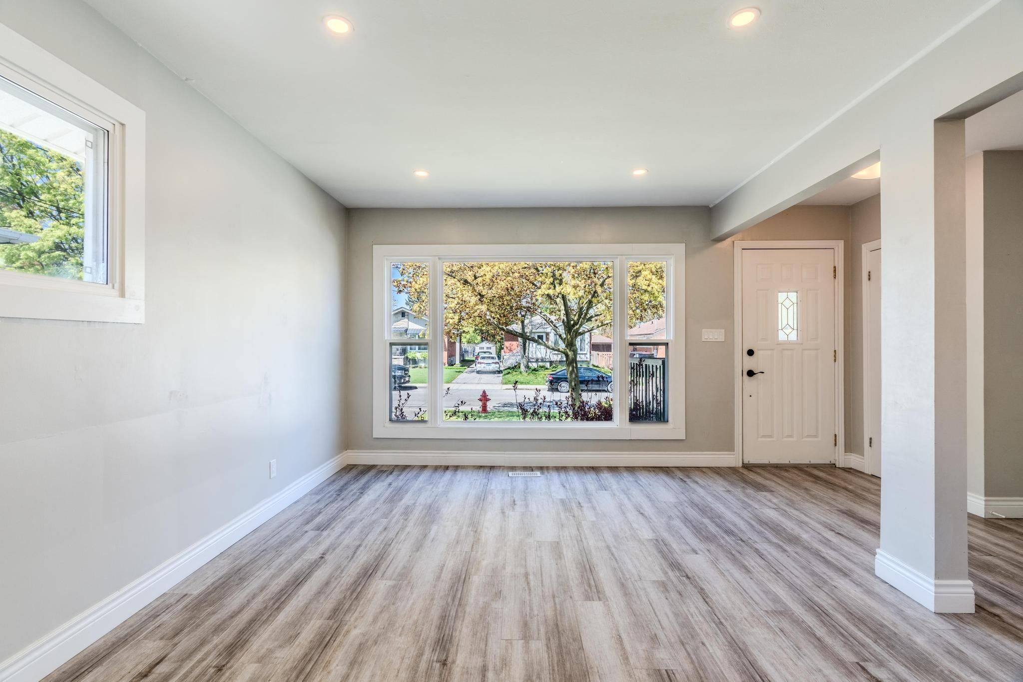 Hamilton, ON L8V 3H4,543 East 27th ST