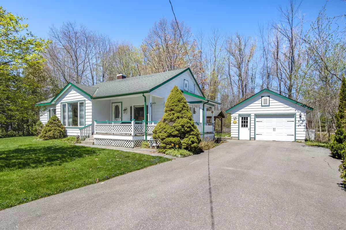 Tay, ON L0K 2A0,6 Davis DR