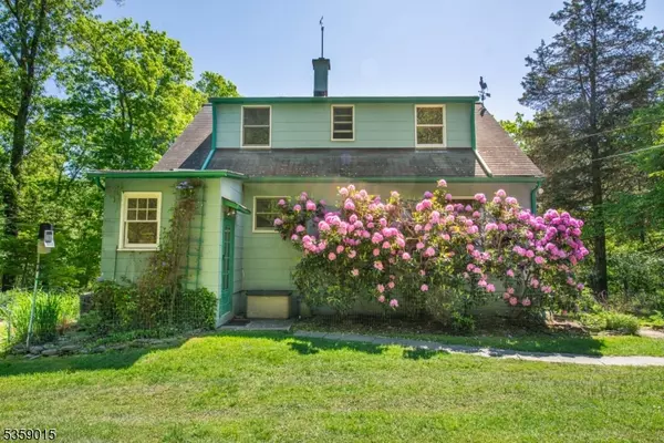 90 Magee Rd, Ringwood Boro, NJ 07456