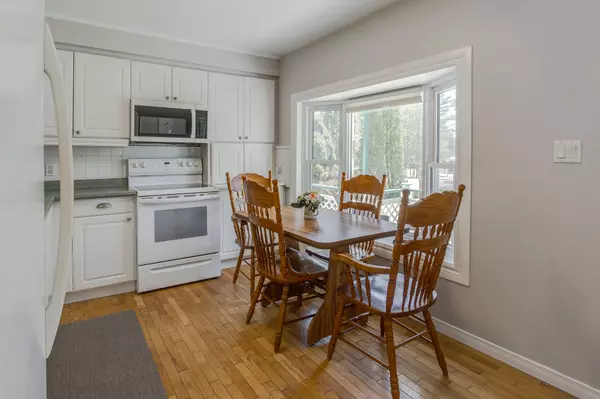 Tay, ON L0K 2A0,6 Davis DR