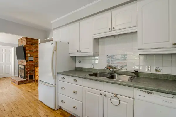 Tay, ON L0K 2A0,6 Davis DR