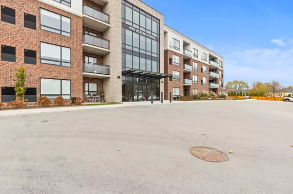 Lincoln, ON L0R 2C0,3998 Victoria AVE #305