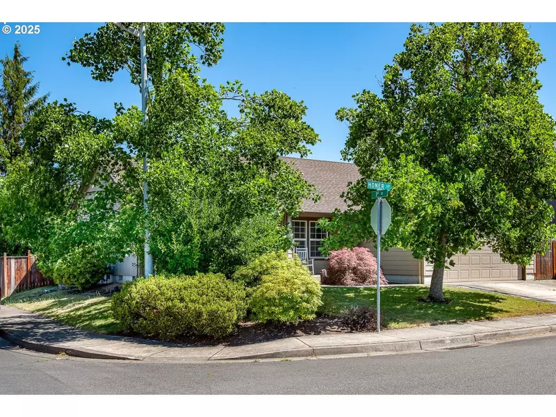 28 HONER LOOP, Creswell, OR 97426
