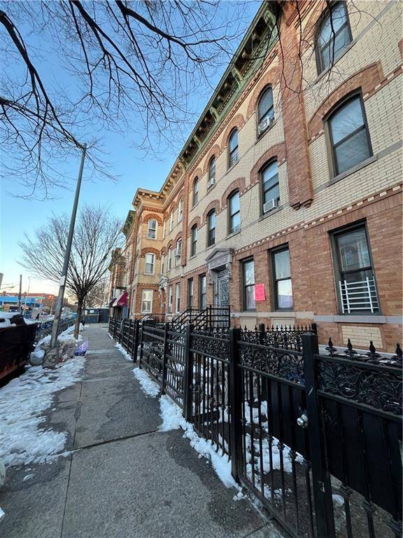 Astoria, NY 11103,32-15 48th ST