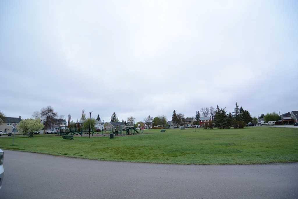 Springbrook, AB T4S 1V7,414 Willow CRES