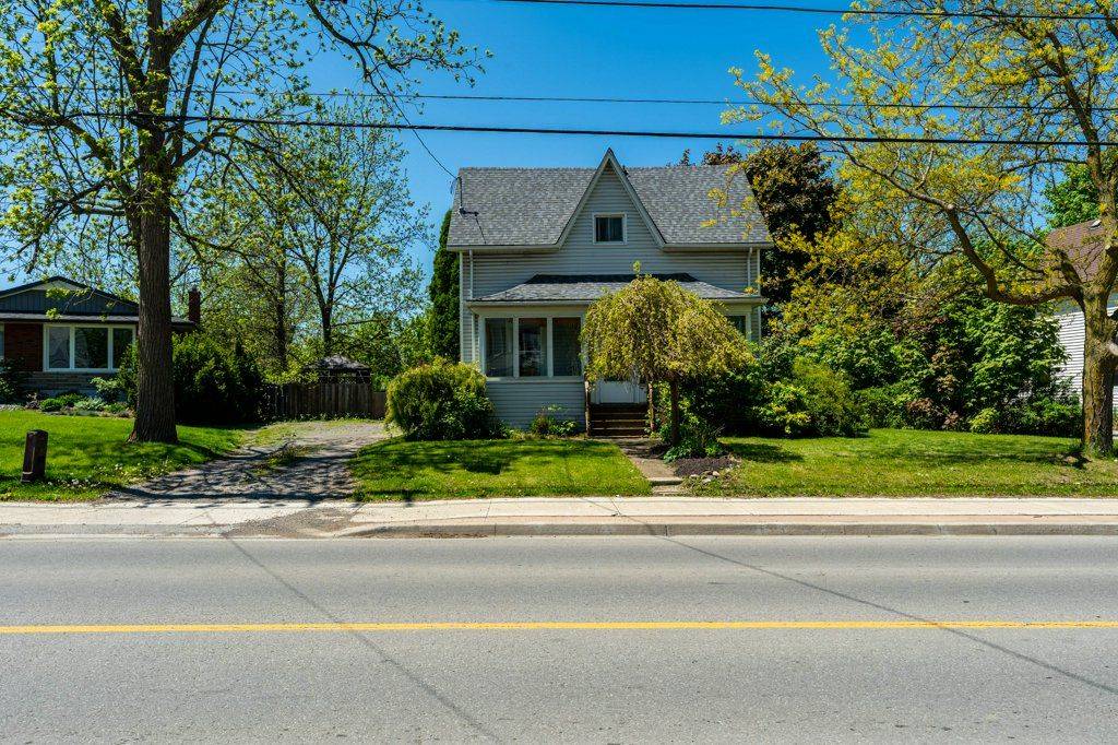 Lincoln, ON L0R 1B0,4216 Mountain ST