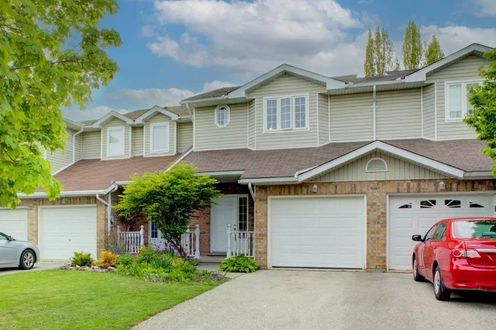 Centre Wellington, ON N0B 1S0,28 Patrick BLVD