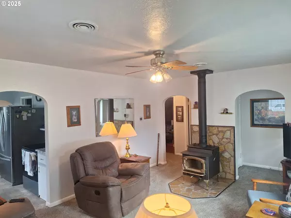 Wallowa, OR 97885,202 S STORIE ST