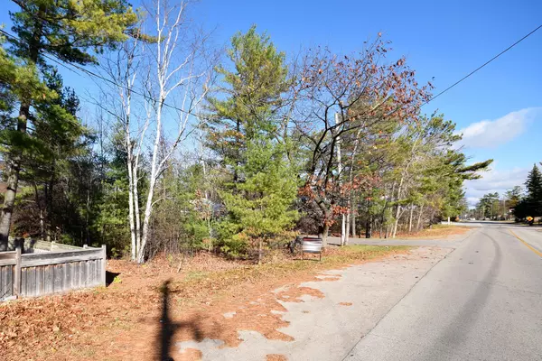 Wasaga Beach, ON L9Z 2G8,373 Shore LN