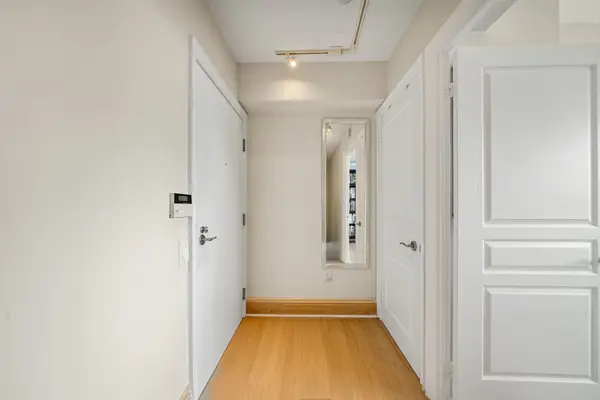 Toronto W01, ON M6R 3B9,437 Roncesvalles AVE #423