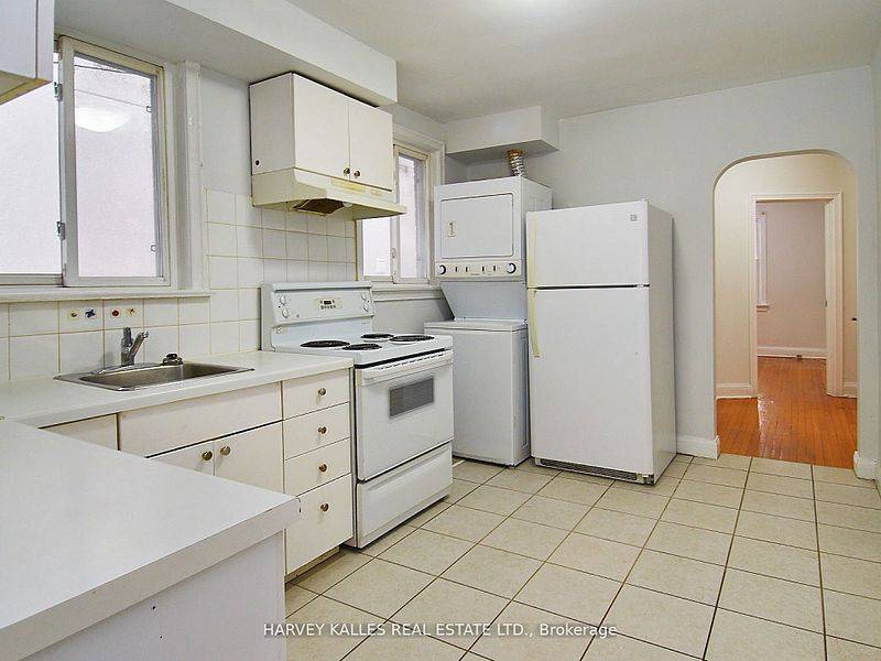 Toronto C07, ON M2N 1H5,243 Johnston AVE