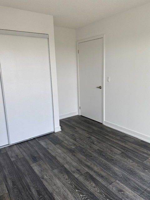 Burlington, ON L7T 0C6,1117 COOKE BLVD #318A