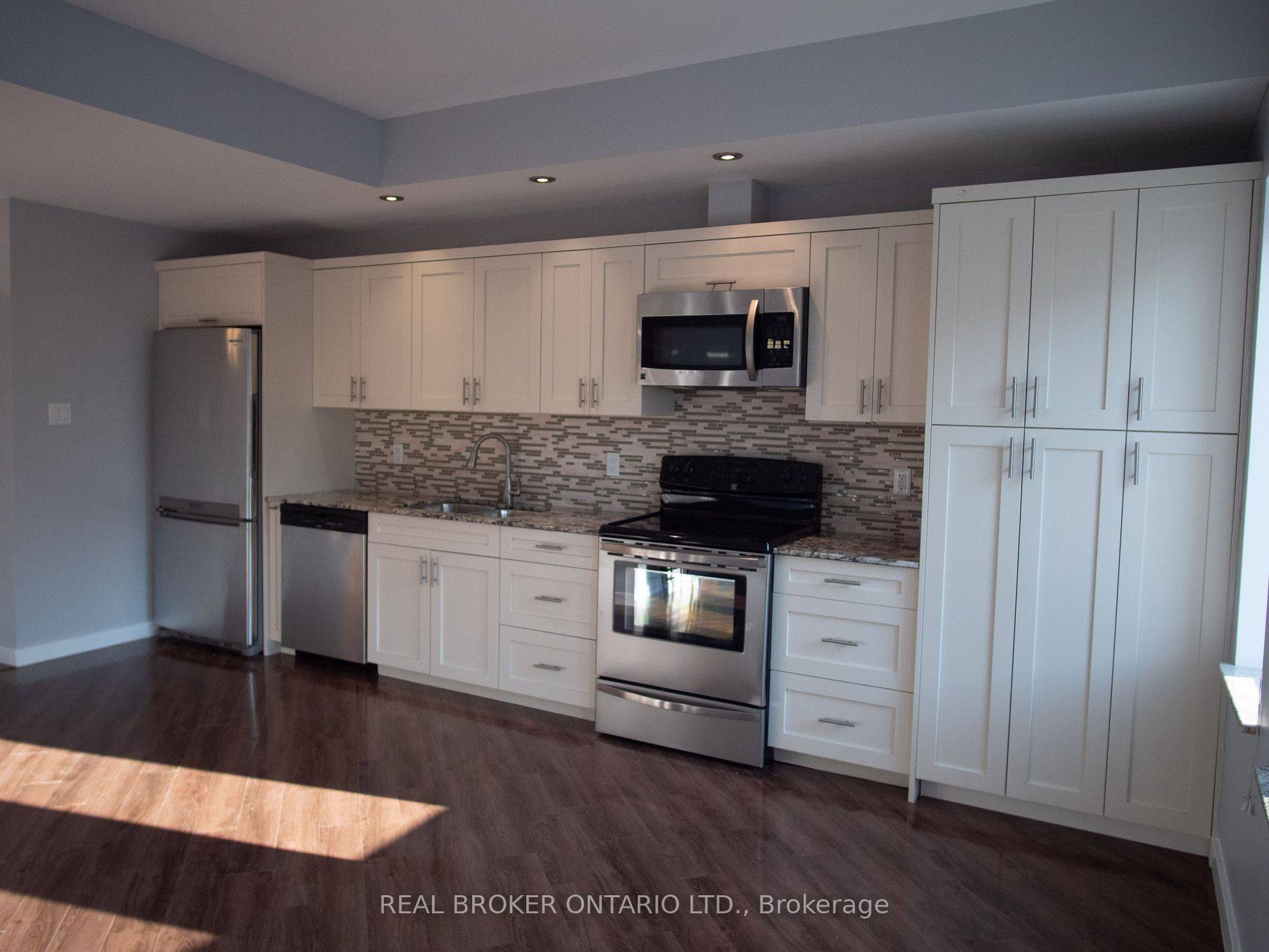 Parry Sound, ON P2A 2P3,20 Emily ST #1