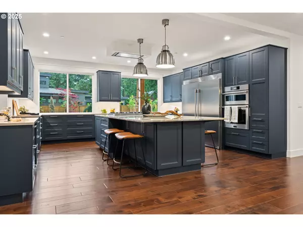 Lake Oswego, OR 97035,3850 LAKE GROVE AVE