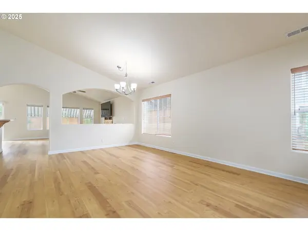 Eugene, OR 97402,5470 JEFFREY WAY