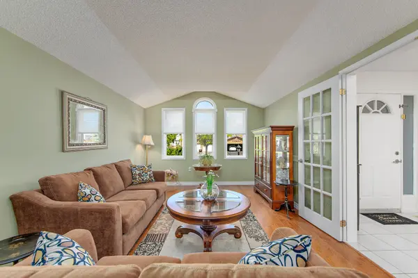 Barrie, ON L4N 7T7,57 Finlay RD