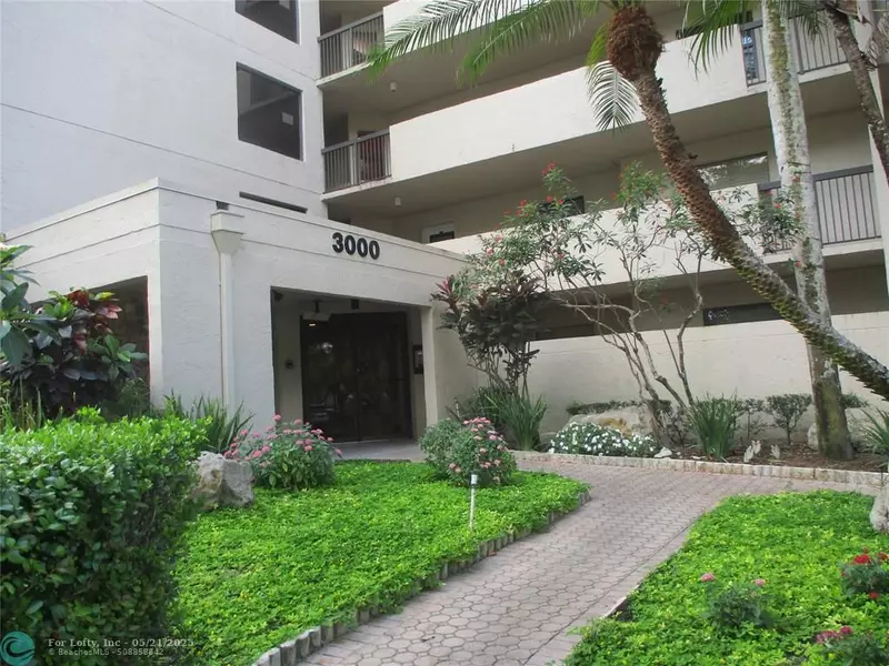 3000 NW 42nd Ave #303, Coconut Creek, FL 33066