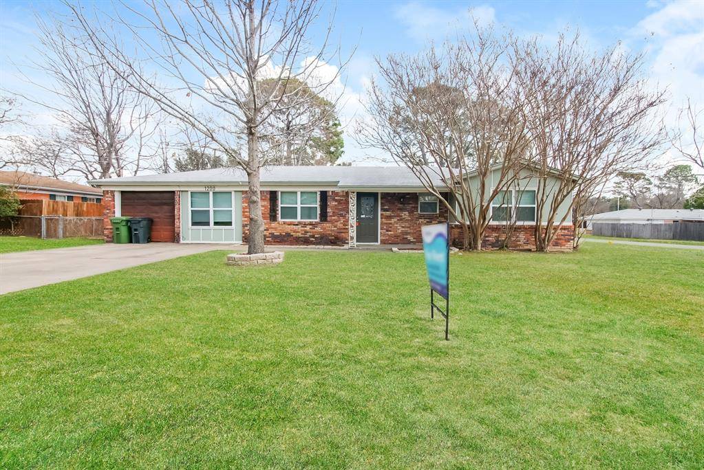 1200 Valentine Street, Hurst, TX 76053