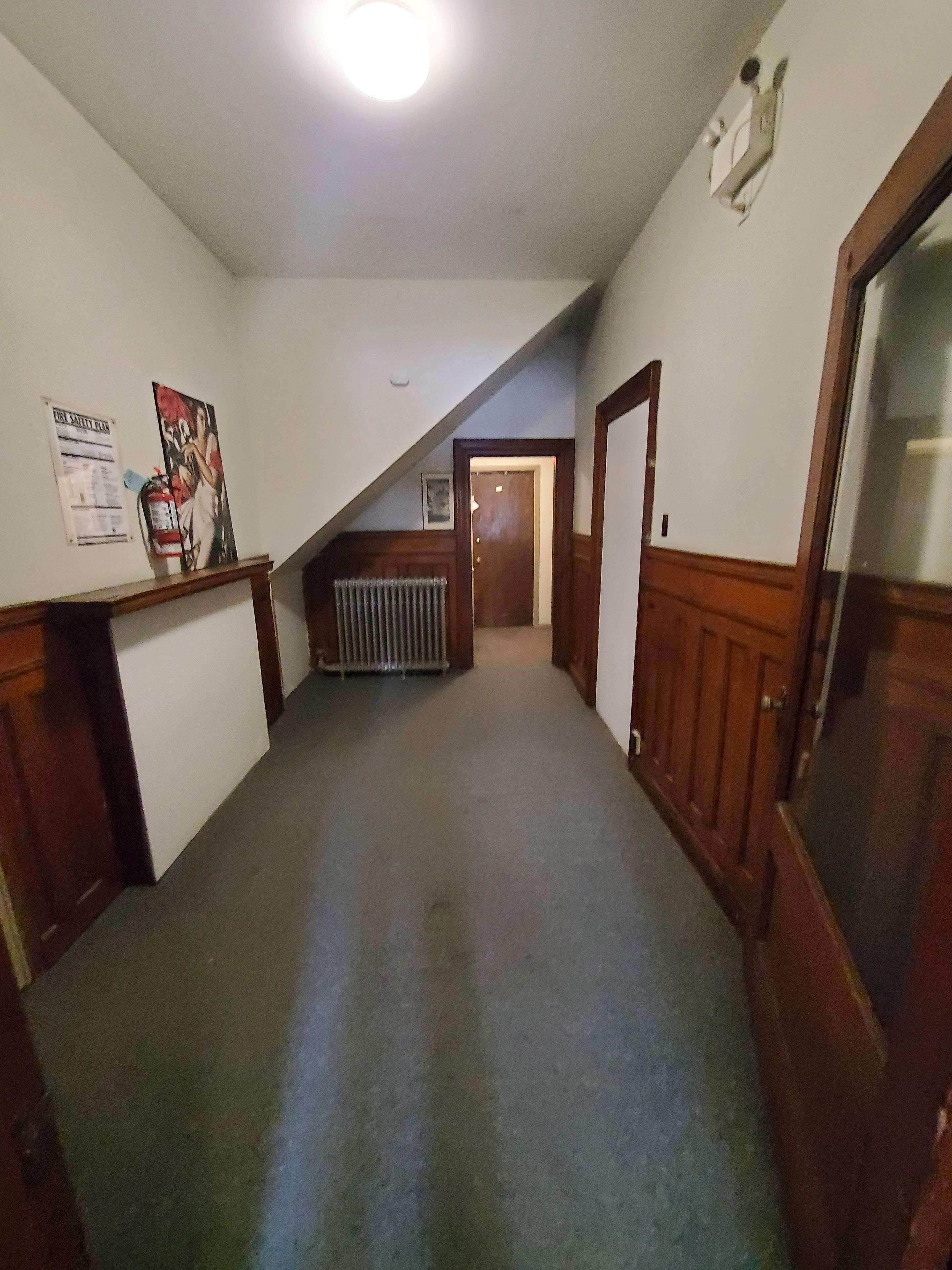 Toronto C02, ON M5R 2K2,104 Bedford RD