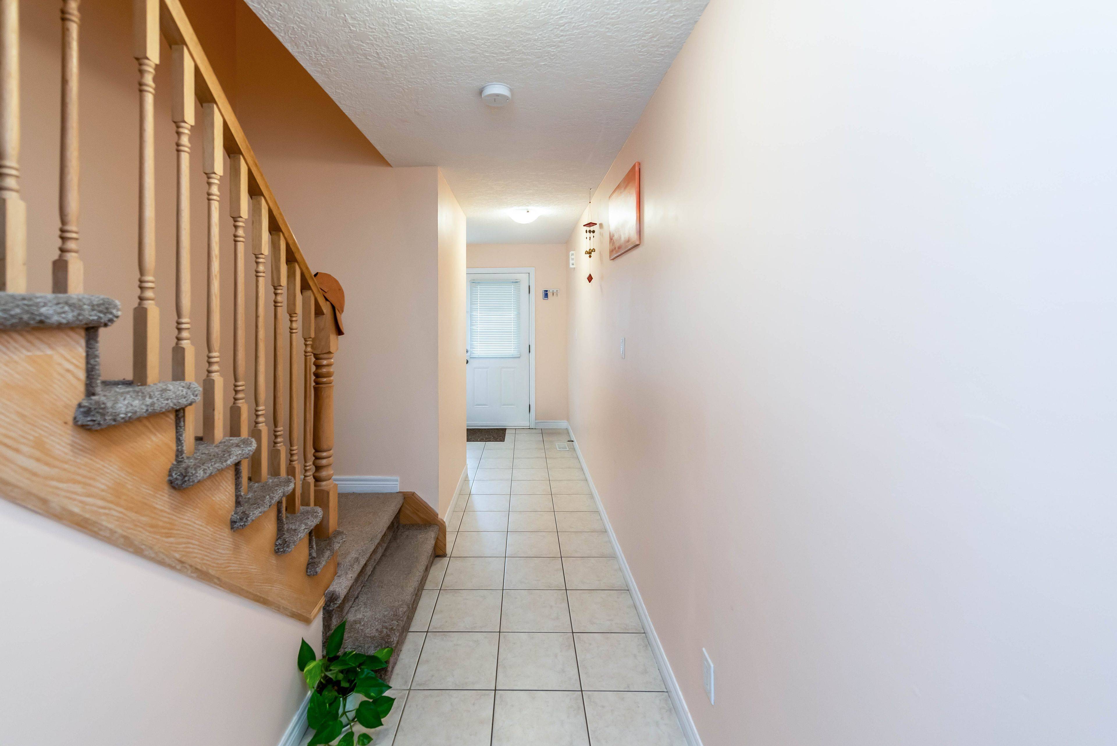 Hamilton, ON L8W 1E7,1540 Upper Gage AVE #7