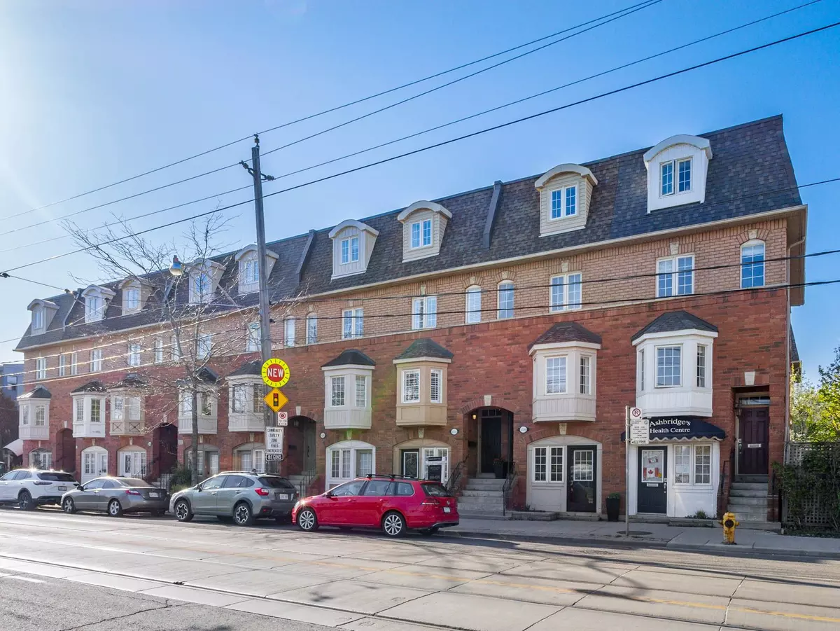 Toronto E01, ON M4L 1E3,1518 Queen ST E