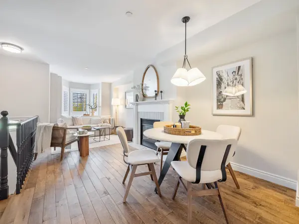 Toronto E01, ON M4L 1E3,1518 Queen ST E