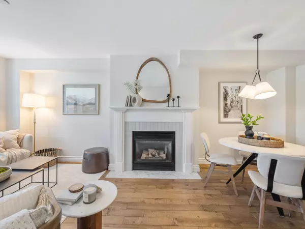 Toronto E01, ON M4L 1E3,1518 Queen ST E