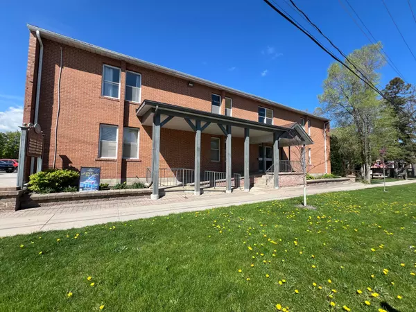 150 Saint Paul ST #205, Collingwood, ON L9Y 3P2