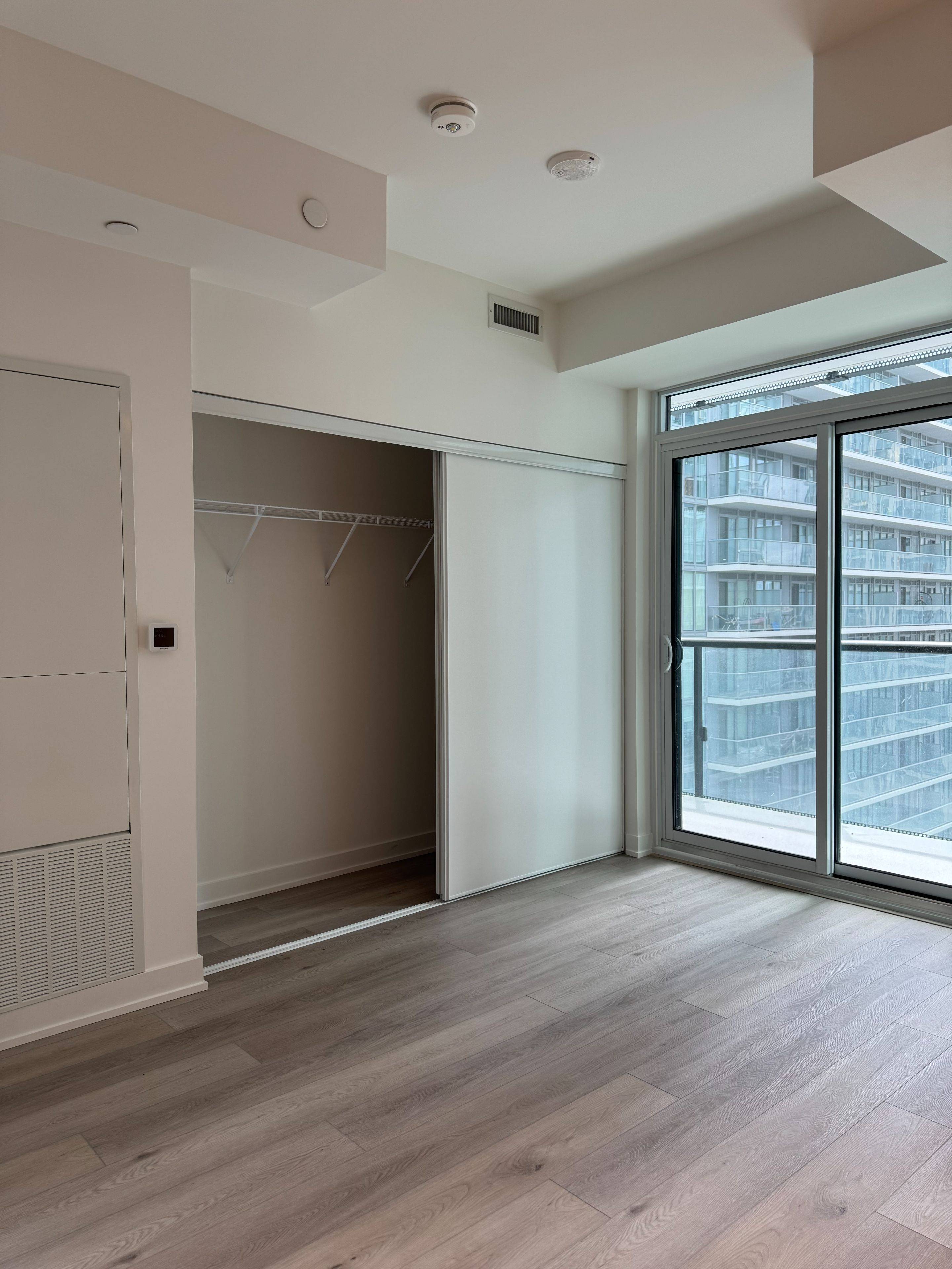 Toronto C10, ON M4P 1V3,117 Broadway AVE #2003