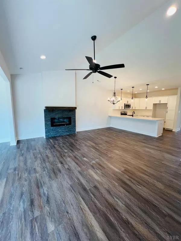 Lynchburg, VA 24502,82 Lockridge LN