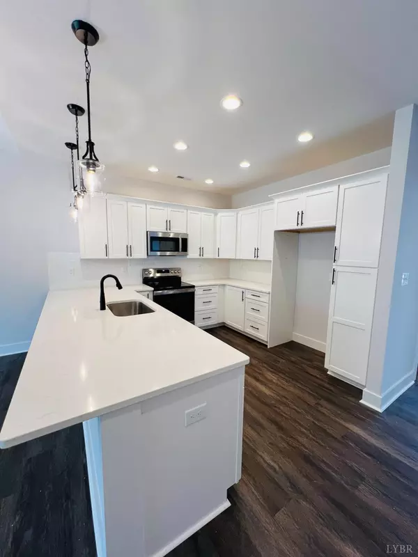 Lynchburg, VA 24502,82 Lockridge LN