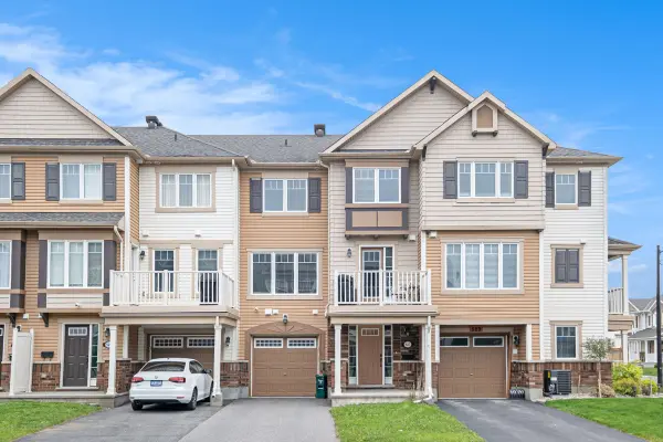 Barrhaven, ON K2J 0T3,527 Snow Goose ST