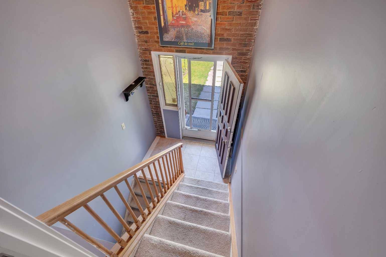 Calgary, AB T1Y 1R7,4823 34 AVE Northeast