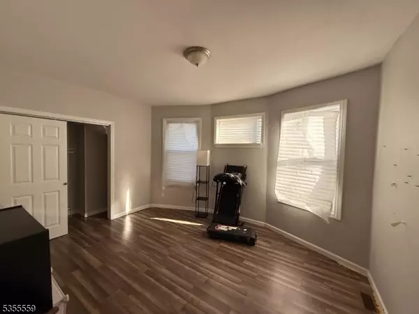 Newark City, NJ 07108,25-27 Treacy Ave Unit 1 #1