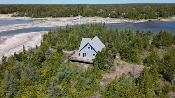 Northern Bruce Peninsula, ON N0H 1Z0,7 Bass RD