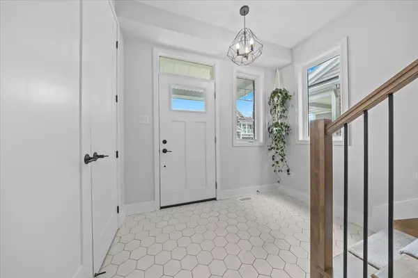 Stittsville - Munster - Richmond, ON K0A 2Z0,1025 Keeper HTS