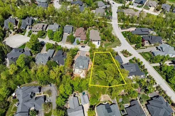 Blue Mountains, ON N0H 2P0,102 McMullen CT