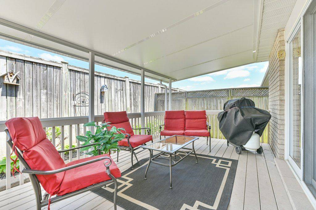 Belleville, ON K8N 5Y2,60 Hemlock CRES