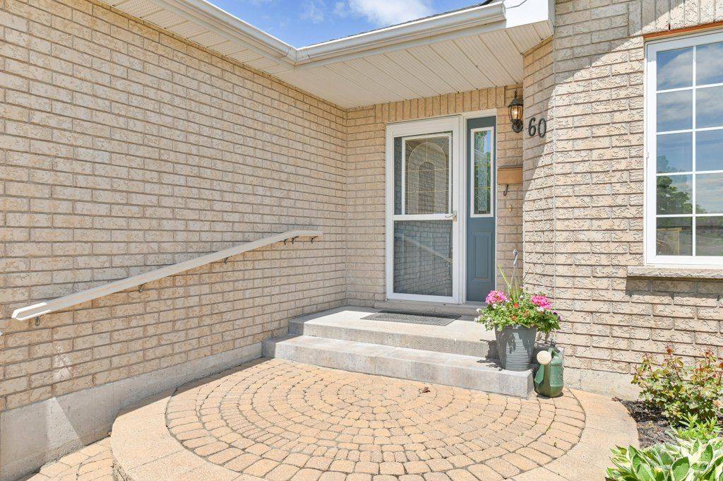 Belleville, ON K8N 5Y2,60 Hemlock CRES