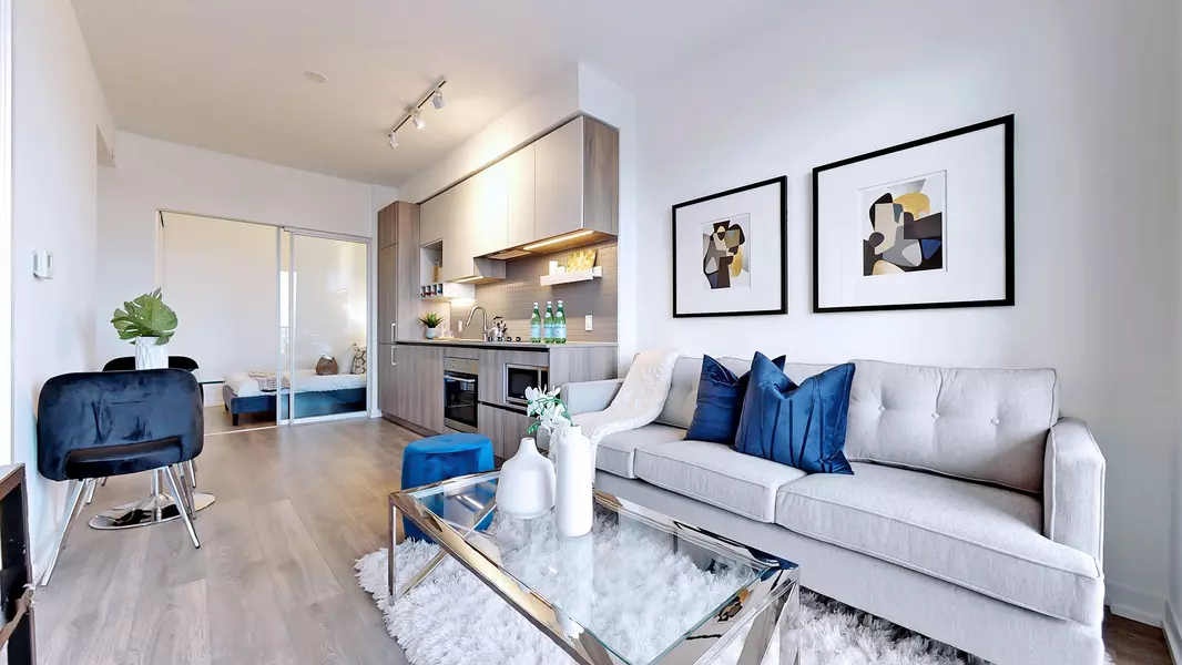 950 Portage Pkwy #2805, Vaughan, ON L4K 0J7