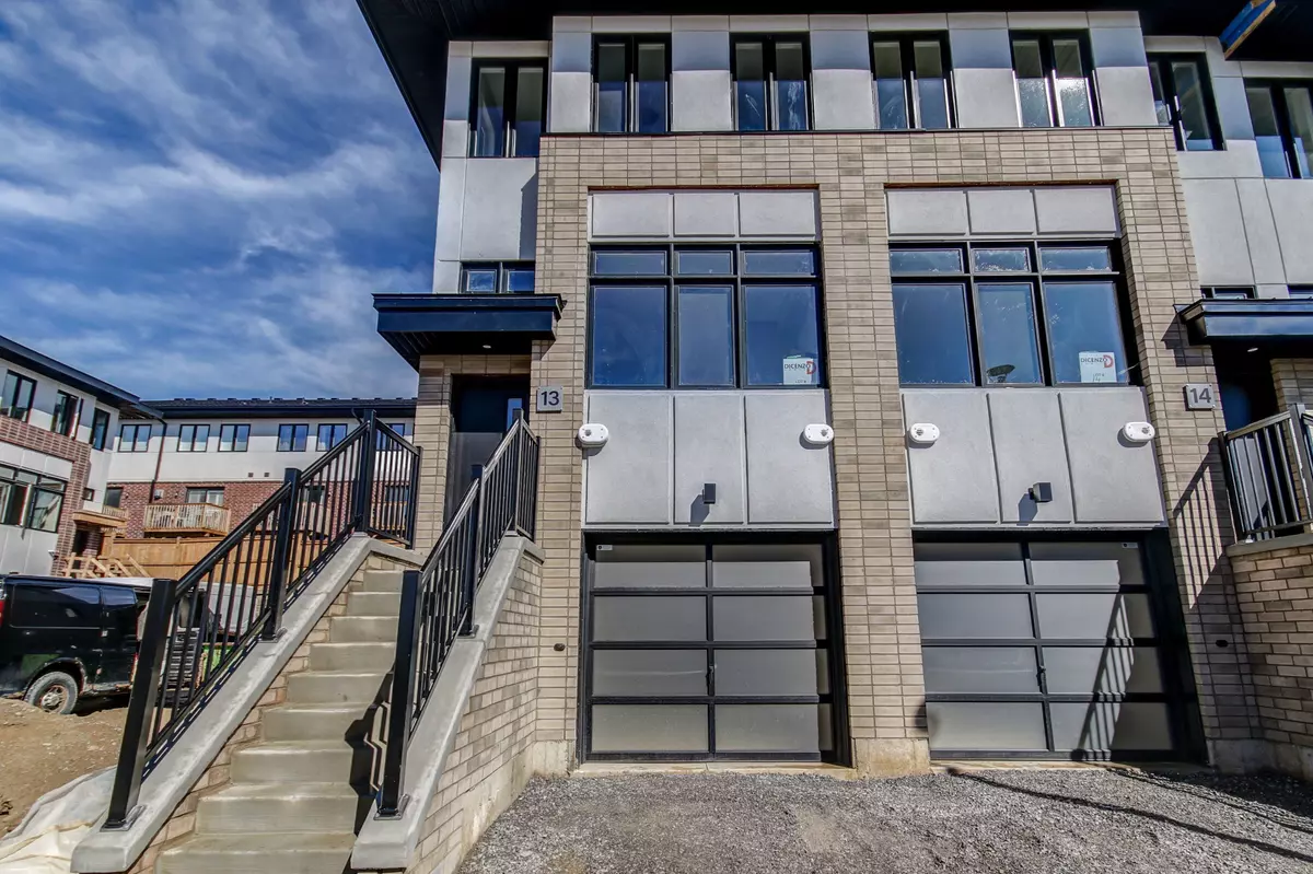 Hamilton, ON L9G 3K9,527 Shaver RD #13