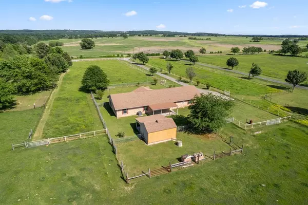 Eustace, TX 75124,14203 County Road 2900