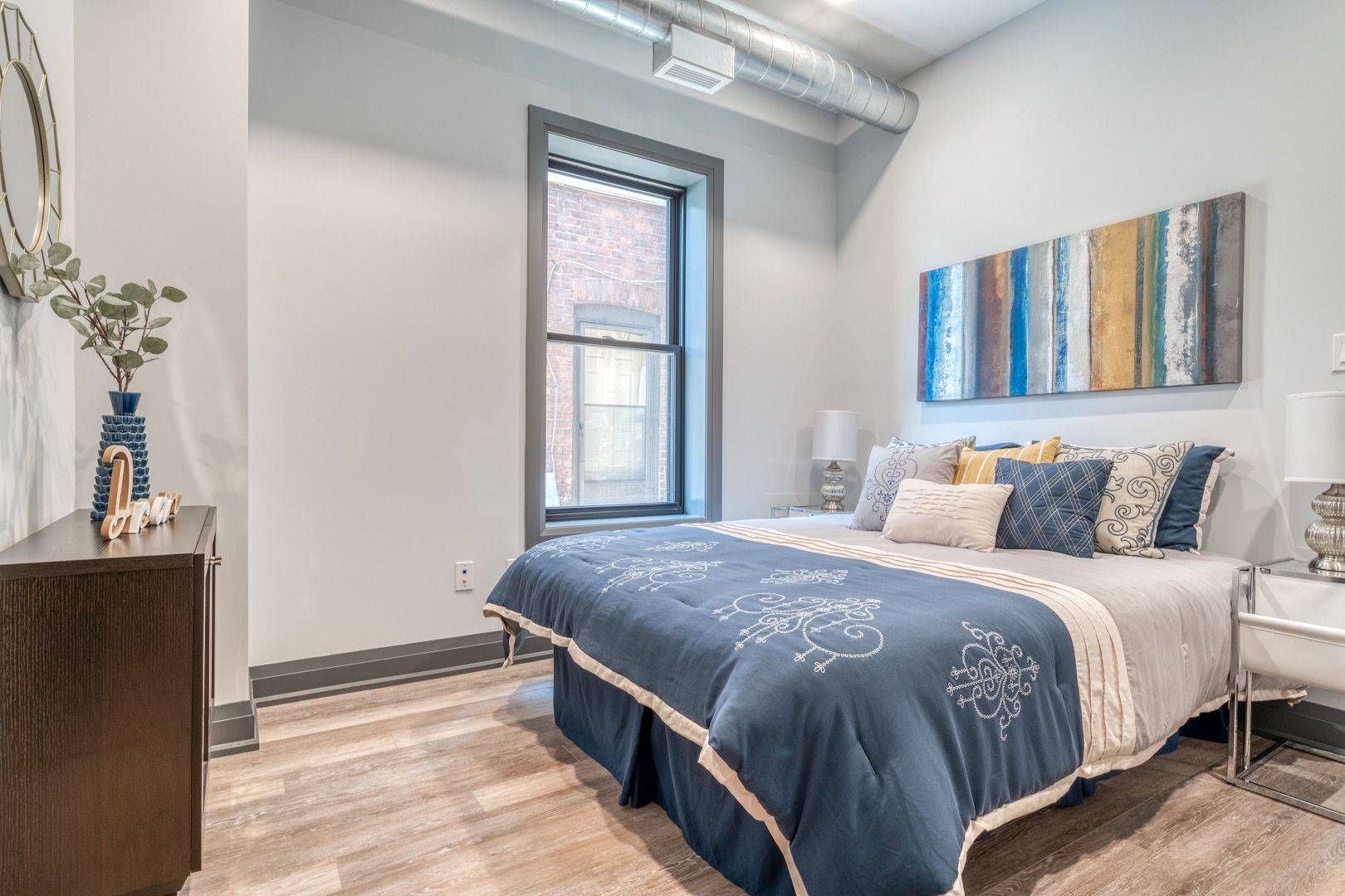 Hamilton, ON L8L 2V8,52 Barton ST E