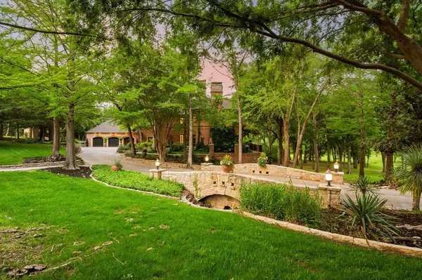 Southlake, TX 76092,900 Kingsbury Way