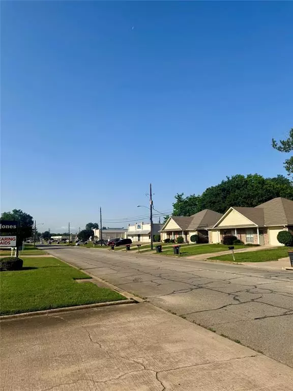 Paris, TX 75460,365 28th Street NE