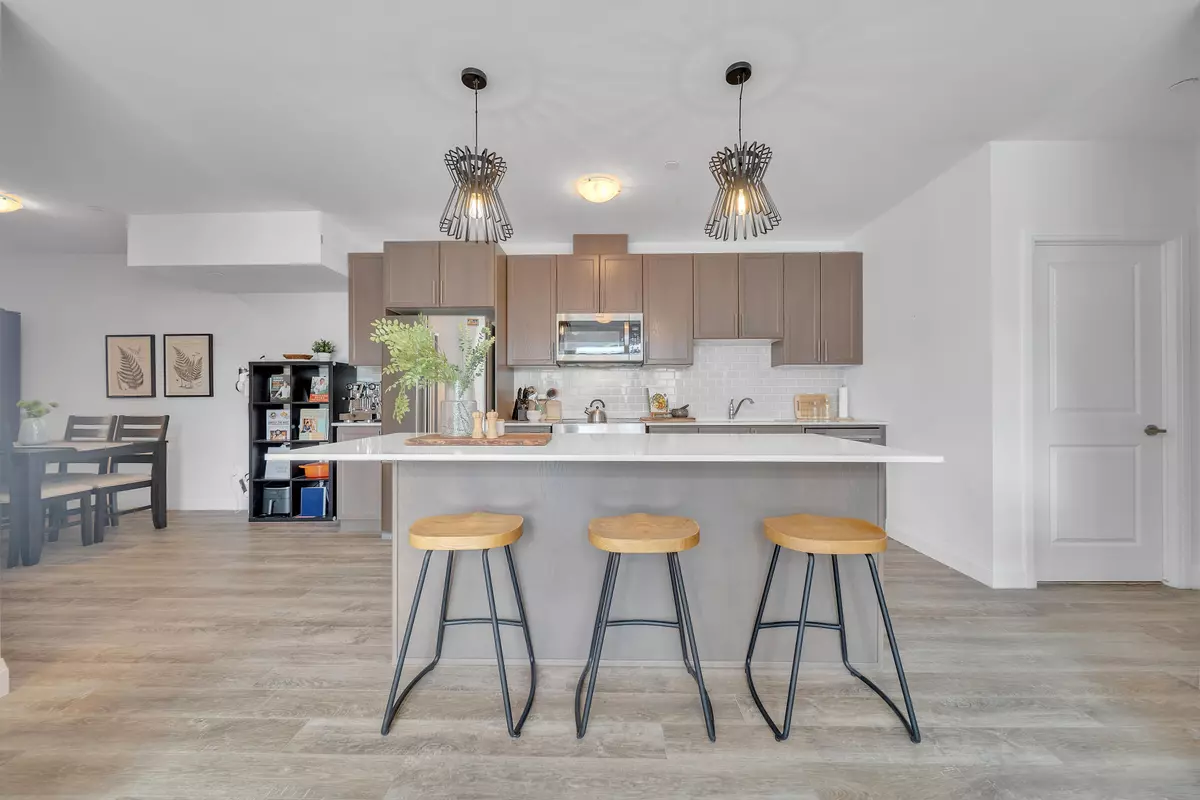 Hamilton, ON L9C 0E6,1 Redfern AVE #410